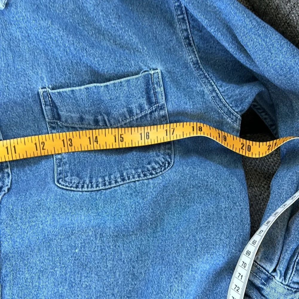 Gap Kids Boys denim Button Down Shirt Size Medium